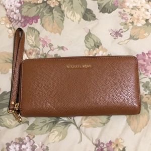 Michael Kors Wristlet Wallet